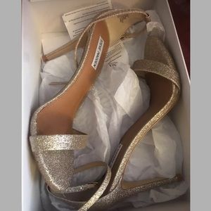 Steve Madden - Gold Glitter Heels -size 10